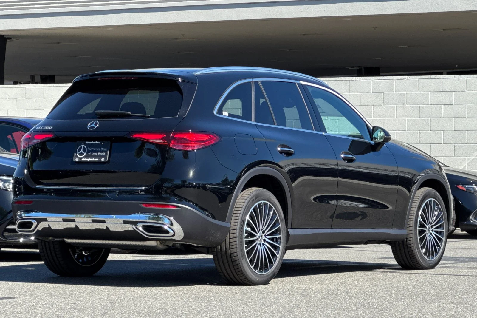 New 2027 Black Mercedes-Benz GLC 300 image 4
