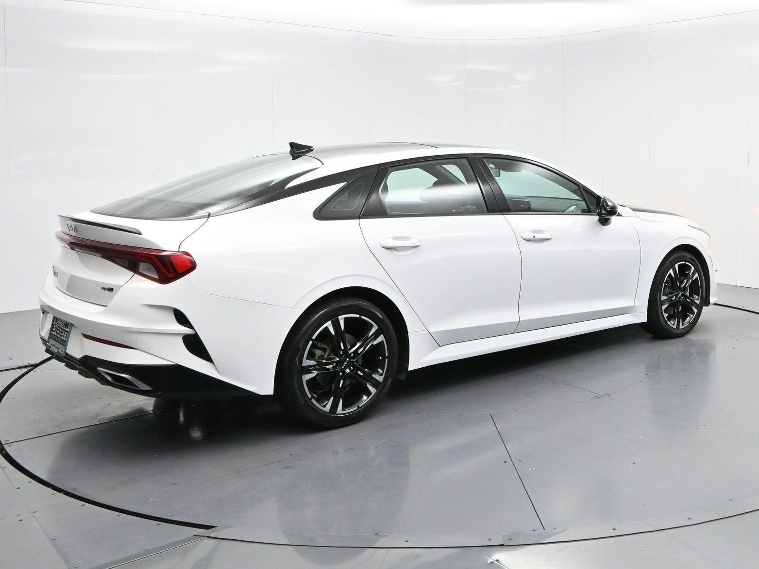 Used 2022 Glacial White Pearl Kia GT-Line image 7