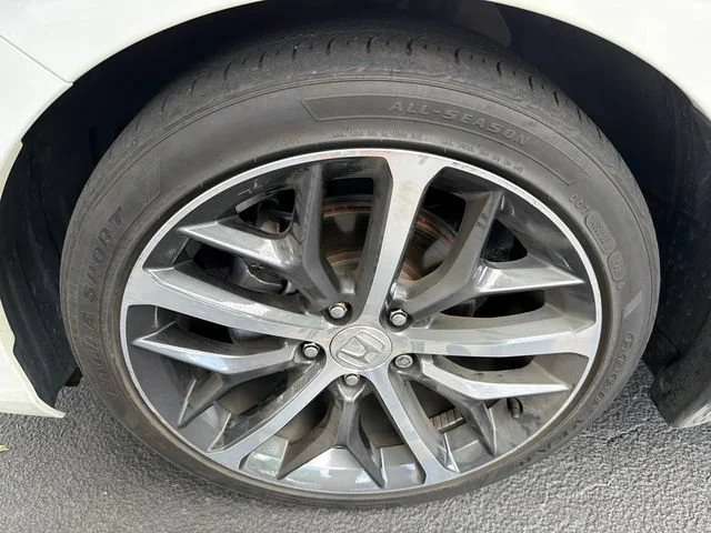 Used 2024 White Honda Touring image 11