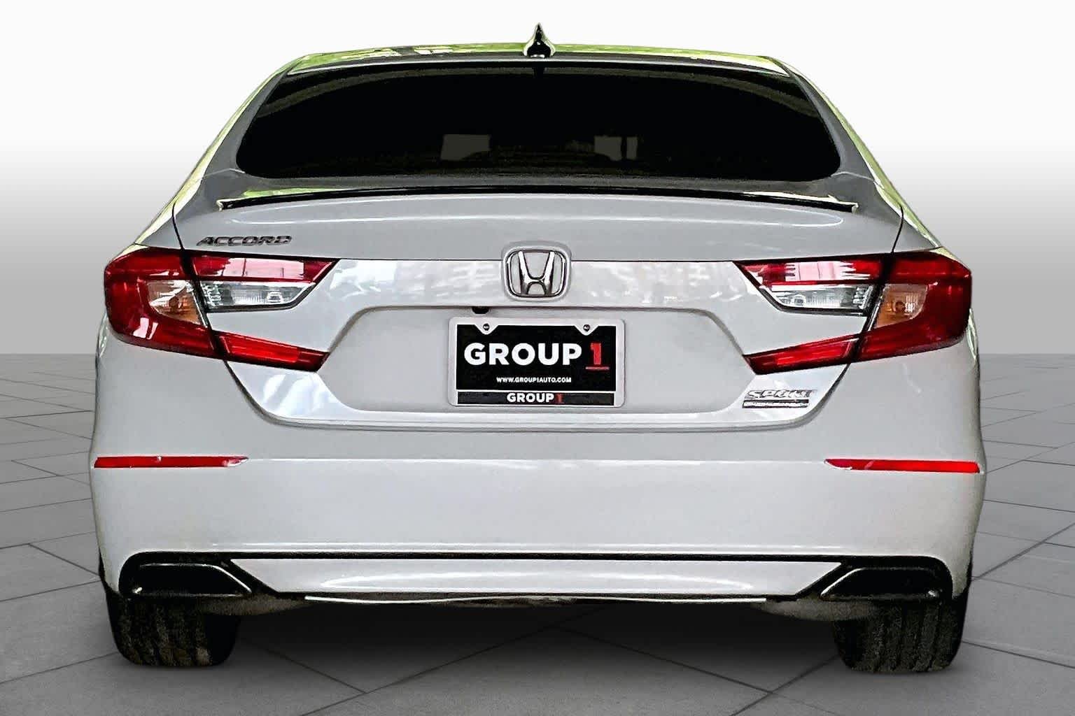 Used 2022 Platinum White Pearl Honda Sport SE image 4
