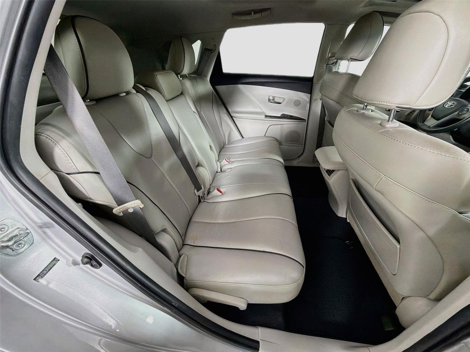 Used 2013 Classic Silver Metallic Toyota Limited image 27