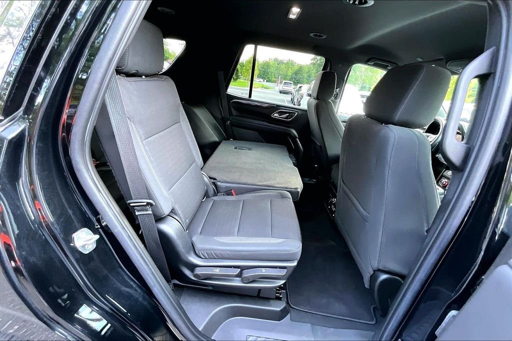 Used 2022 Black GMC SLE image 27