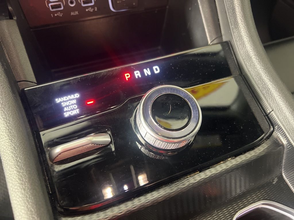 Used 2025 White Jeep Limited image 31
