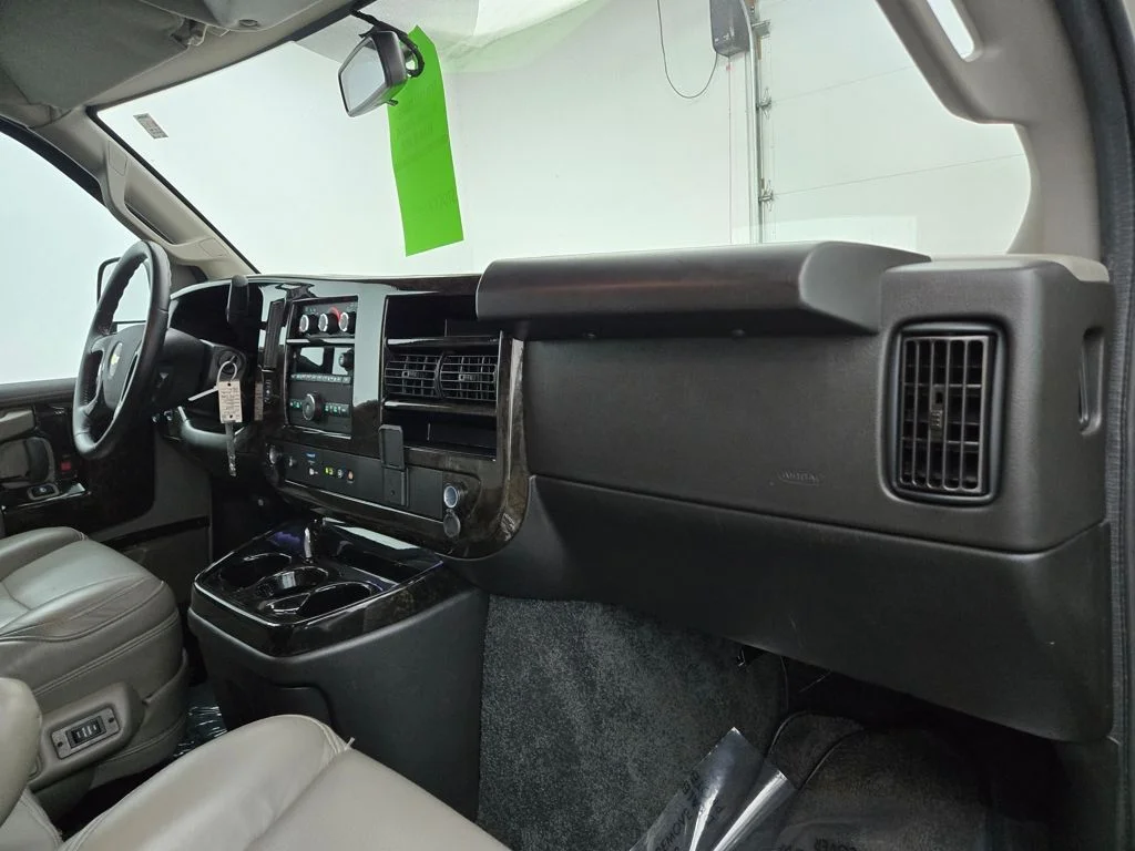 Used 2023 Birch Chevrolet Explorer Limited SE image 42