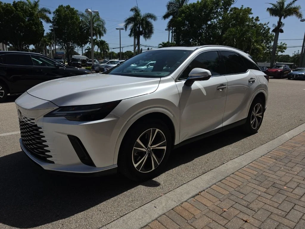 Used 2023 White Lexus 350 Premium image 2