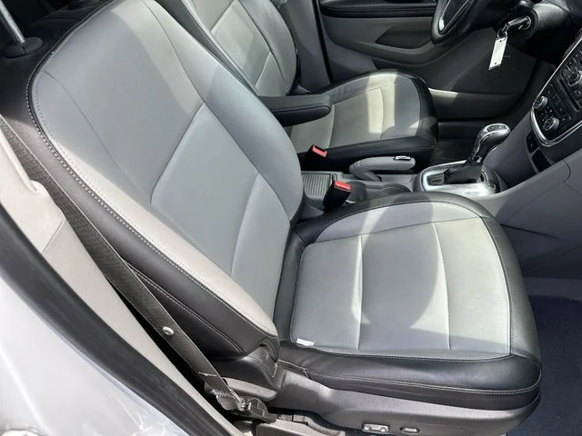 Used 2015 White Buick Premium image 28