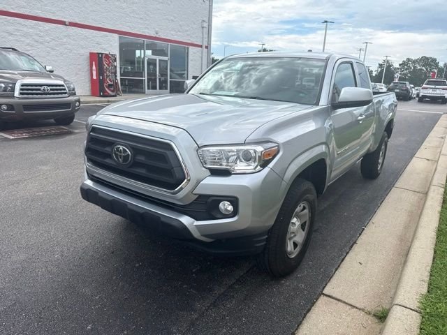 Used 2022 Silver Toyota SR5 image 3