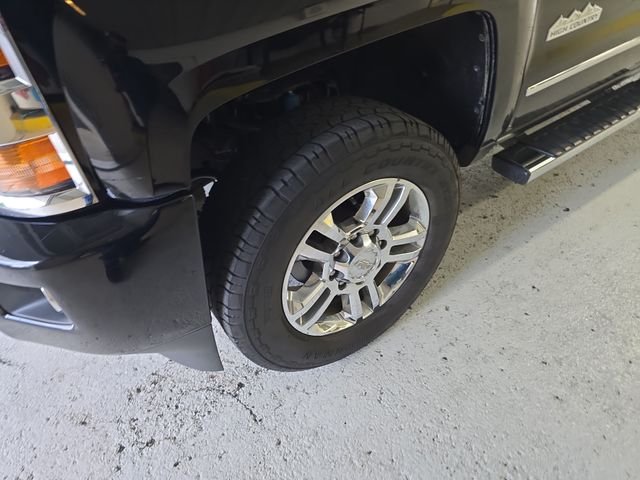 Used 2019 Black Chevrolet High Country image 9