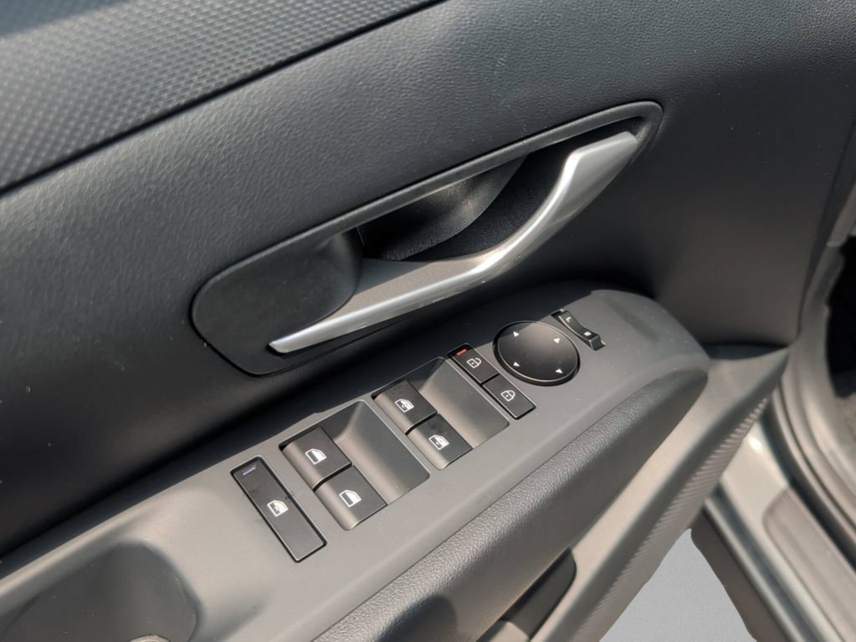 New 2026 Hampton Gray Hyundai SEL Plus image 16