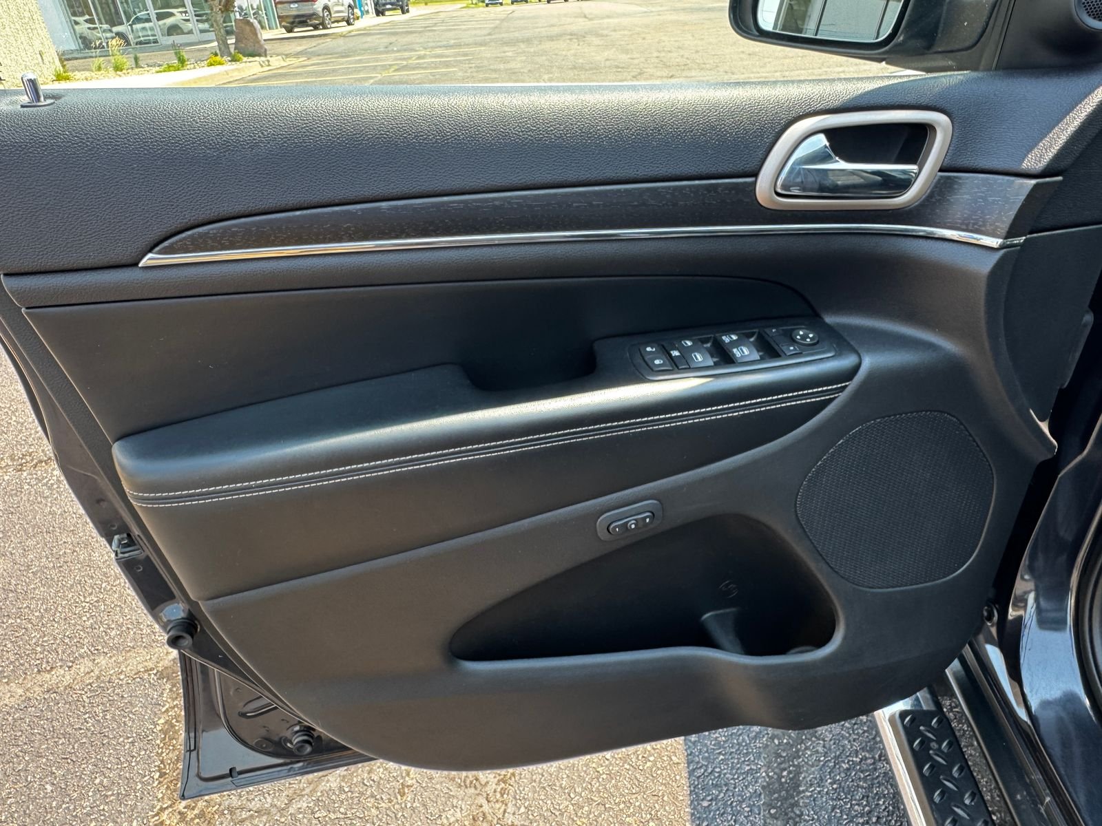 Used 2016 Steel Metallic JEEP Limited image 14