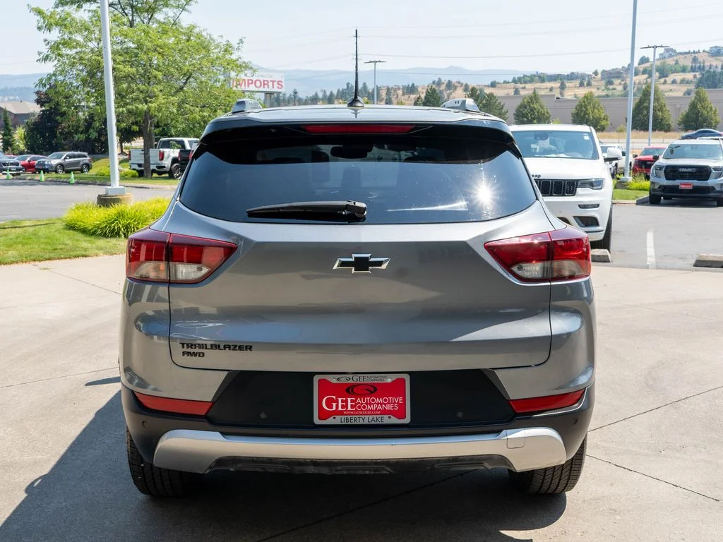 Used 2022 Gray Chevrolet LT image 6