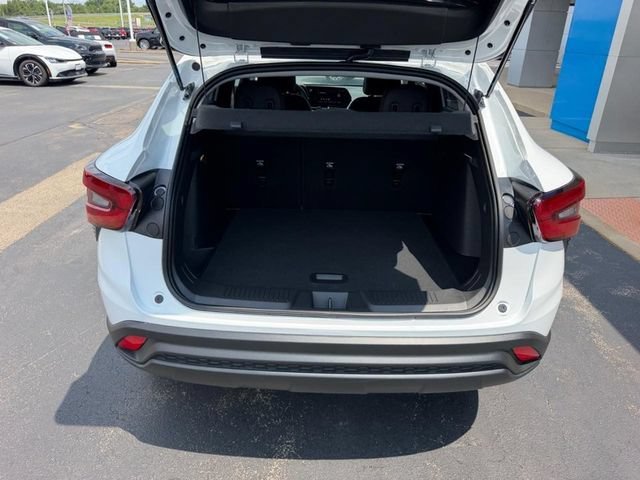 New 2026 Summit White Chevrolet LT image 7