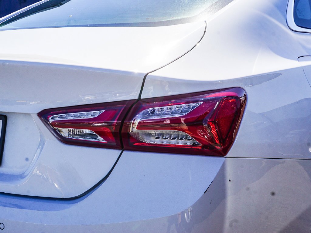 Used 2020 White Chevrolet LT image 7
