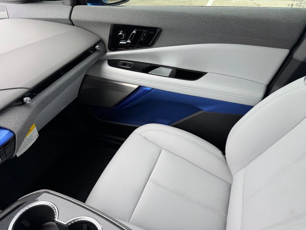 2027 Cadillac OPTIQ Luxury - Photo 33