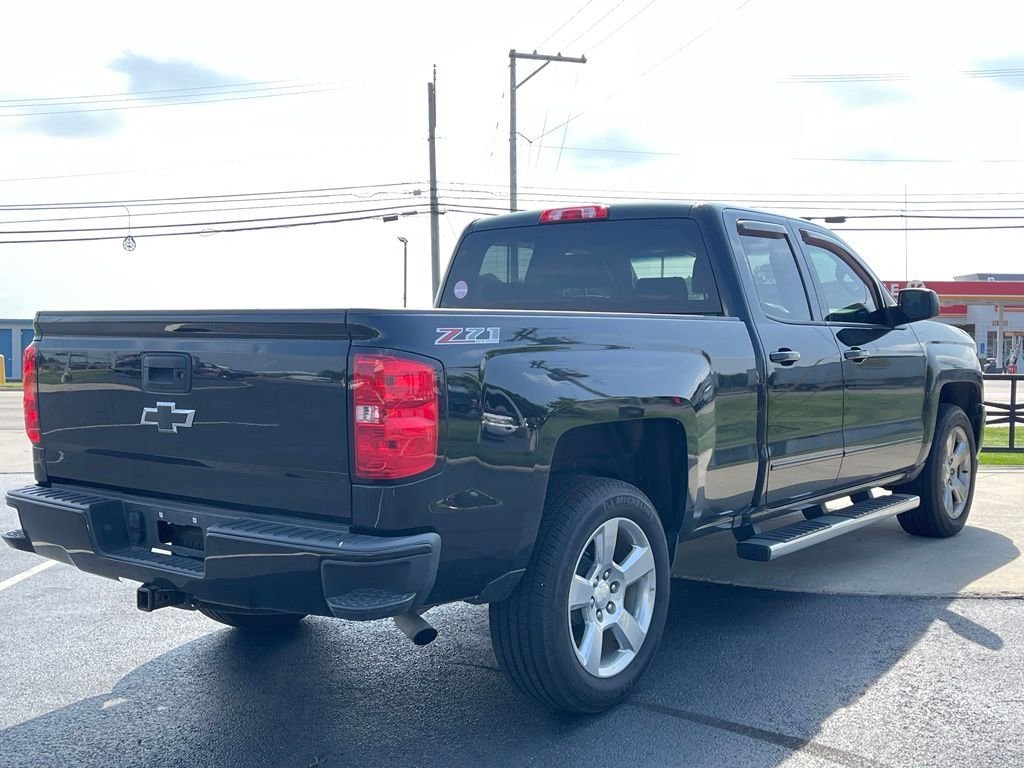 Used 2017 Black Chevrolet LT image 7