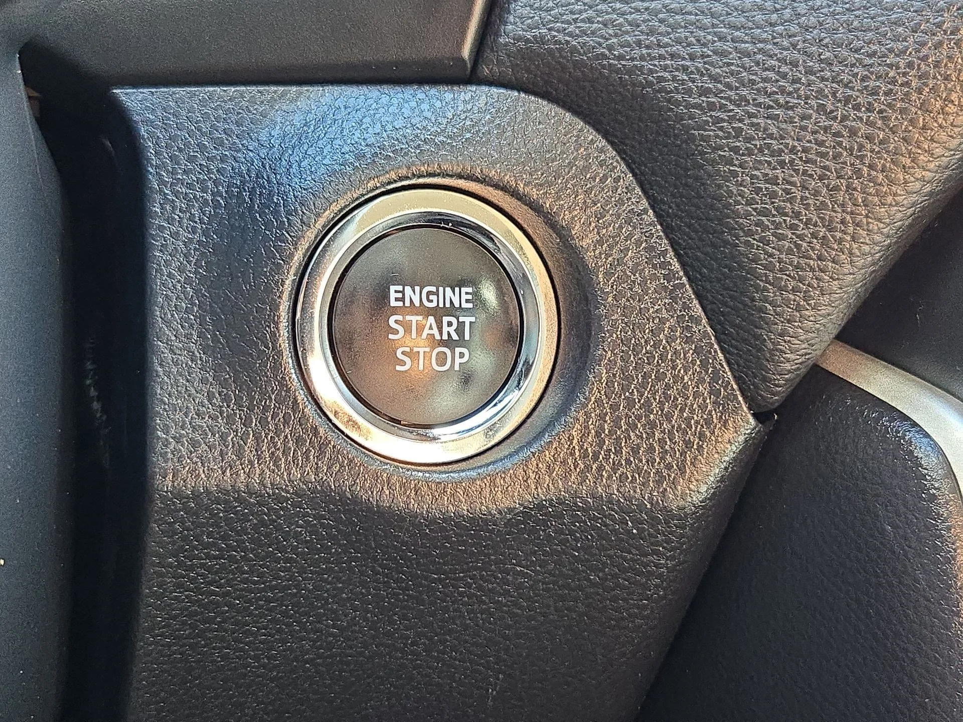 Used 2024 Wind Chill Pearl Toyota XLE image 19