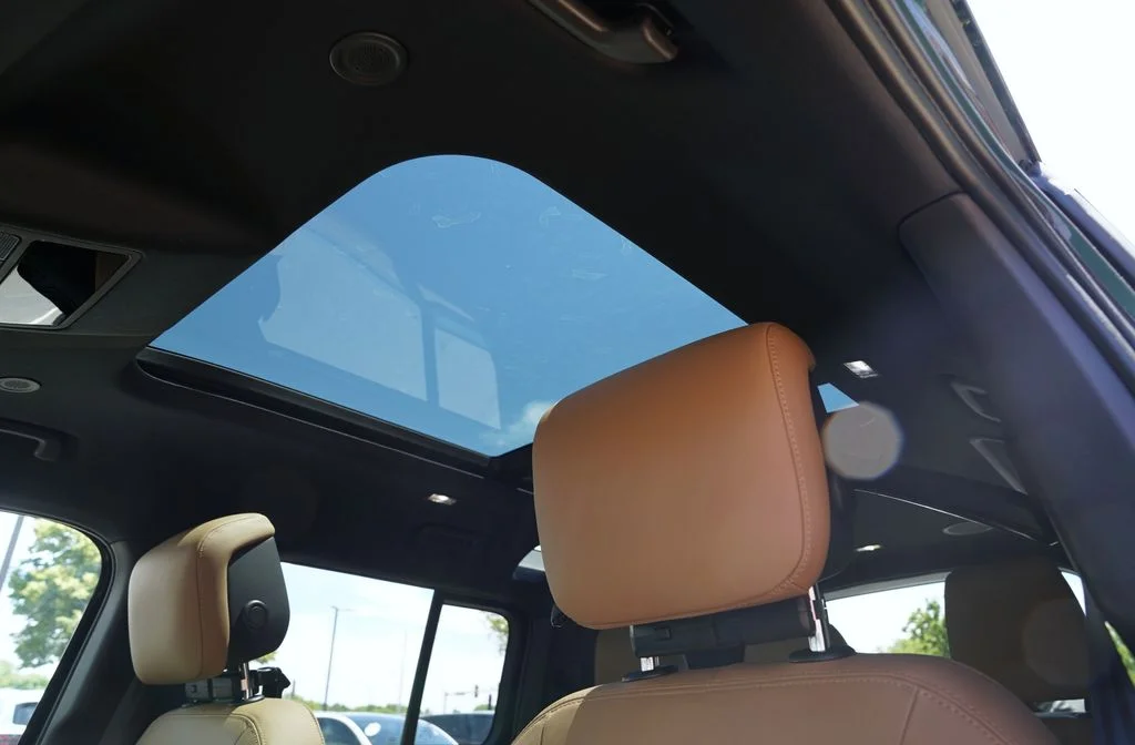 New 2026 Carpathian Grey Land Rover X-Dynamic SE image 12