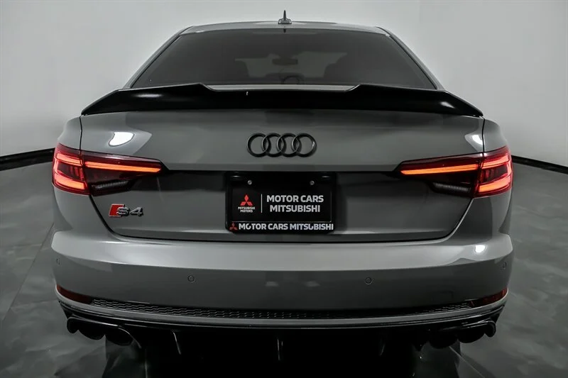 Used 2019 Quantum Gray Audi 3.0T quattro Premium Plus image 8