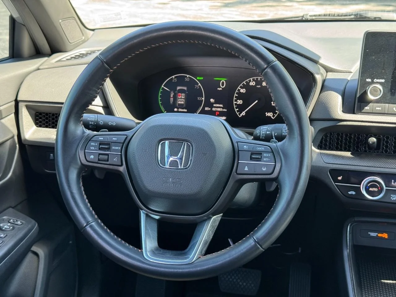Certified Used 2025 Solar Silver Metallic Honda Sport image 14