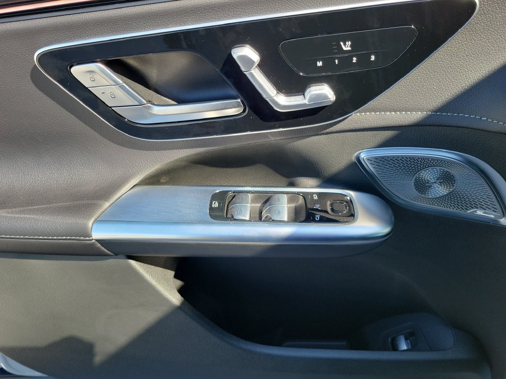 New 2027 MANUFAKTUR Alpine Grey Mercedes-Benz EQE 320 image 15