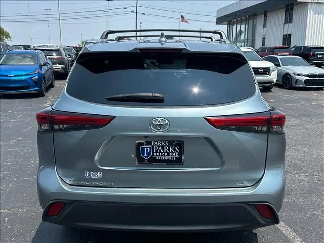 2021 Toyota Highlander XLE - Photo 10