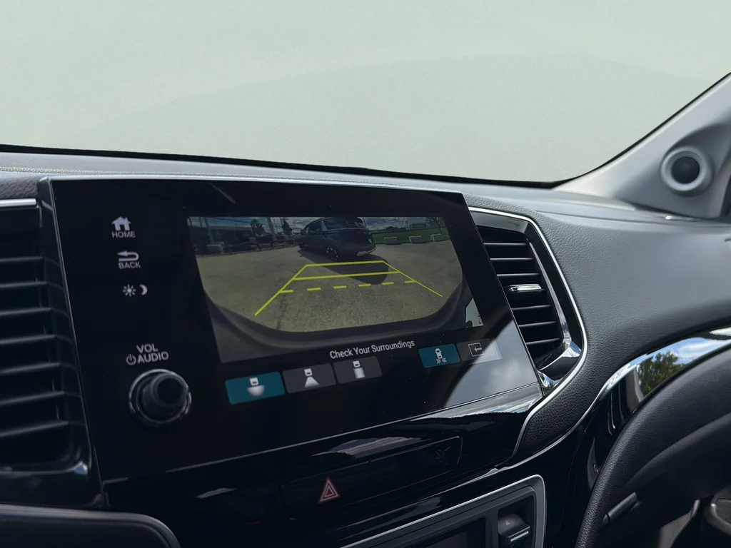 Used 2019 Red Honda Touring image 9