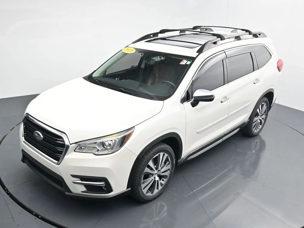 Used 2019 White Subaru Touring image 25