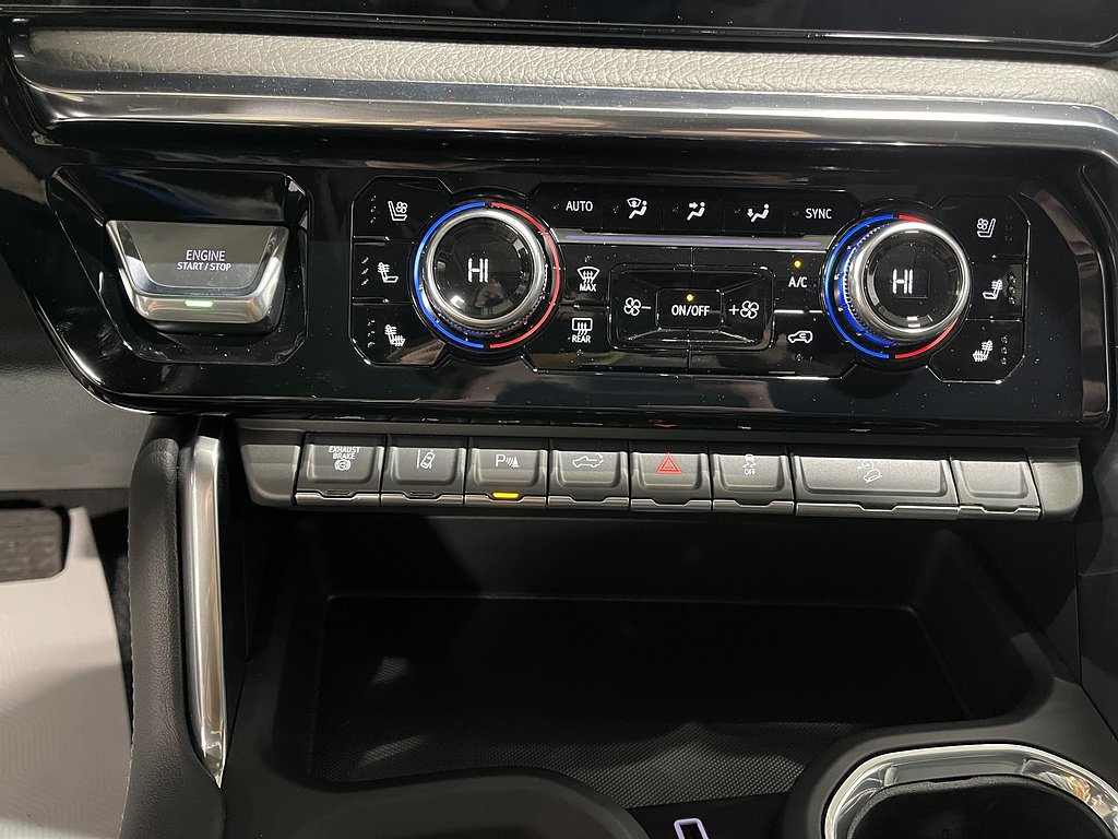 New 2025 Sterling Metallic GMC Denali image 29