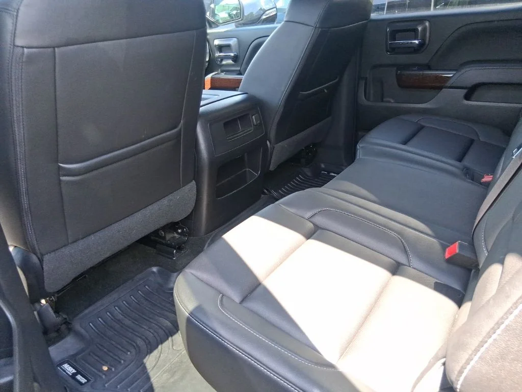 Used 2017 Black GMC SLT image 10