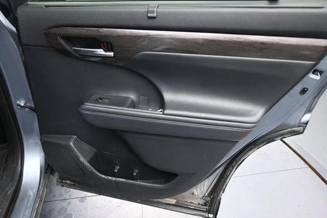 Used 2021 Blue Toyota Platinum image 15