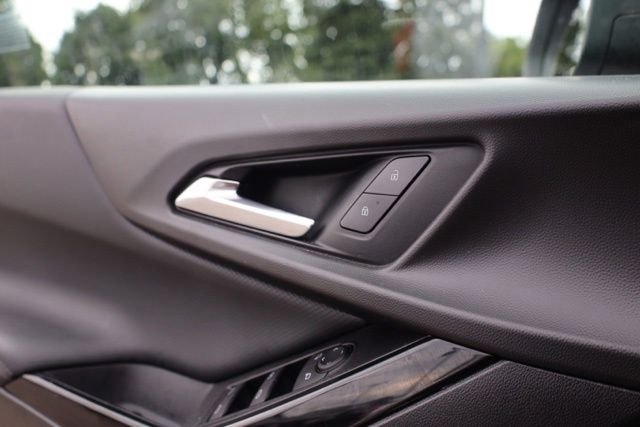 Used 2025 White Chevrolet LT image 19