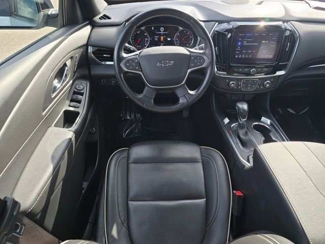 Used 2022 Silver Ice Metallic Chevrolet Premier image 5