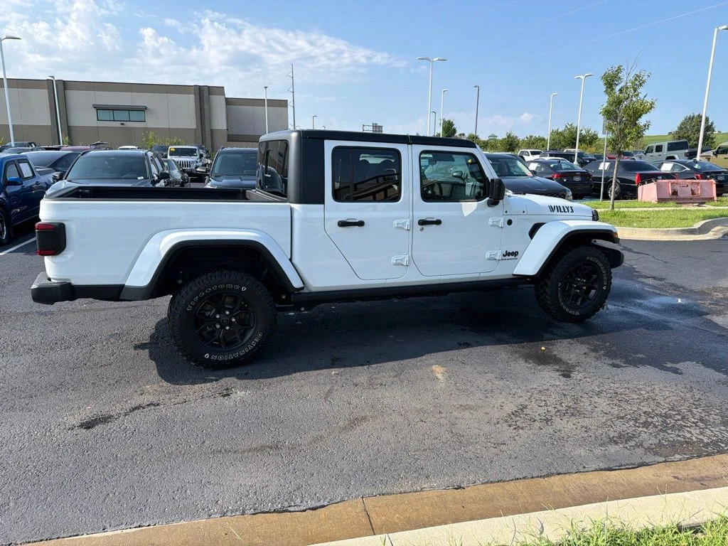 Used 2024 White Jeep Willys image 8
