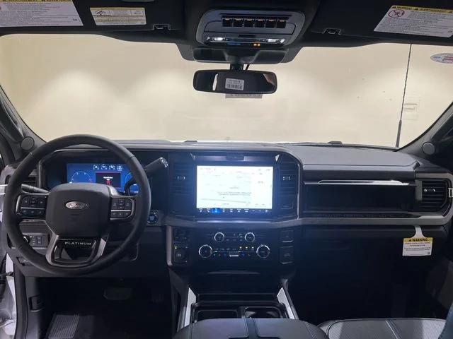 New 2027 Star White Metallic Tri-Coat Ford F-550® Platinum image 47