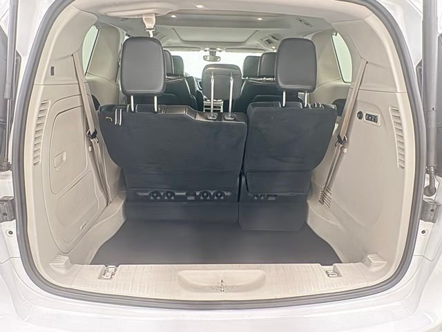 Used 2018 White Chrysler Limited image 9