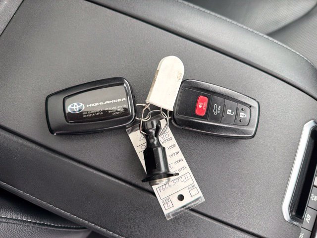 Used 2022 Midnight Black Metallic Toyota Platinum image 32