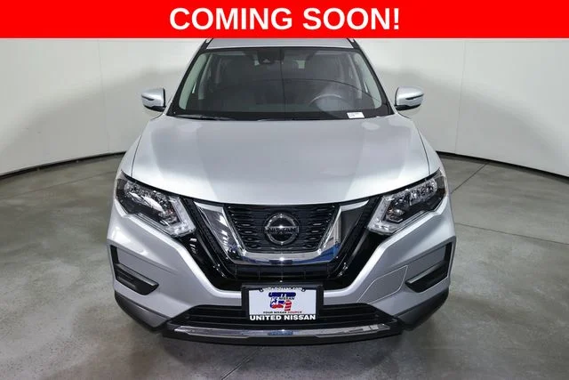 Used 2020 Silver Nissan S image 8