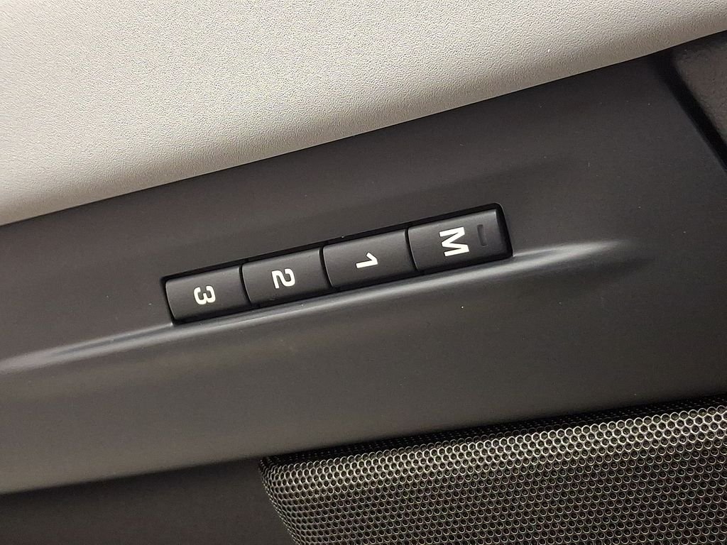New 2026 Santorini Black Land Rover Hoxton Edition image 20