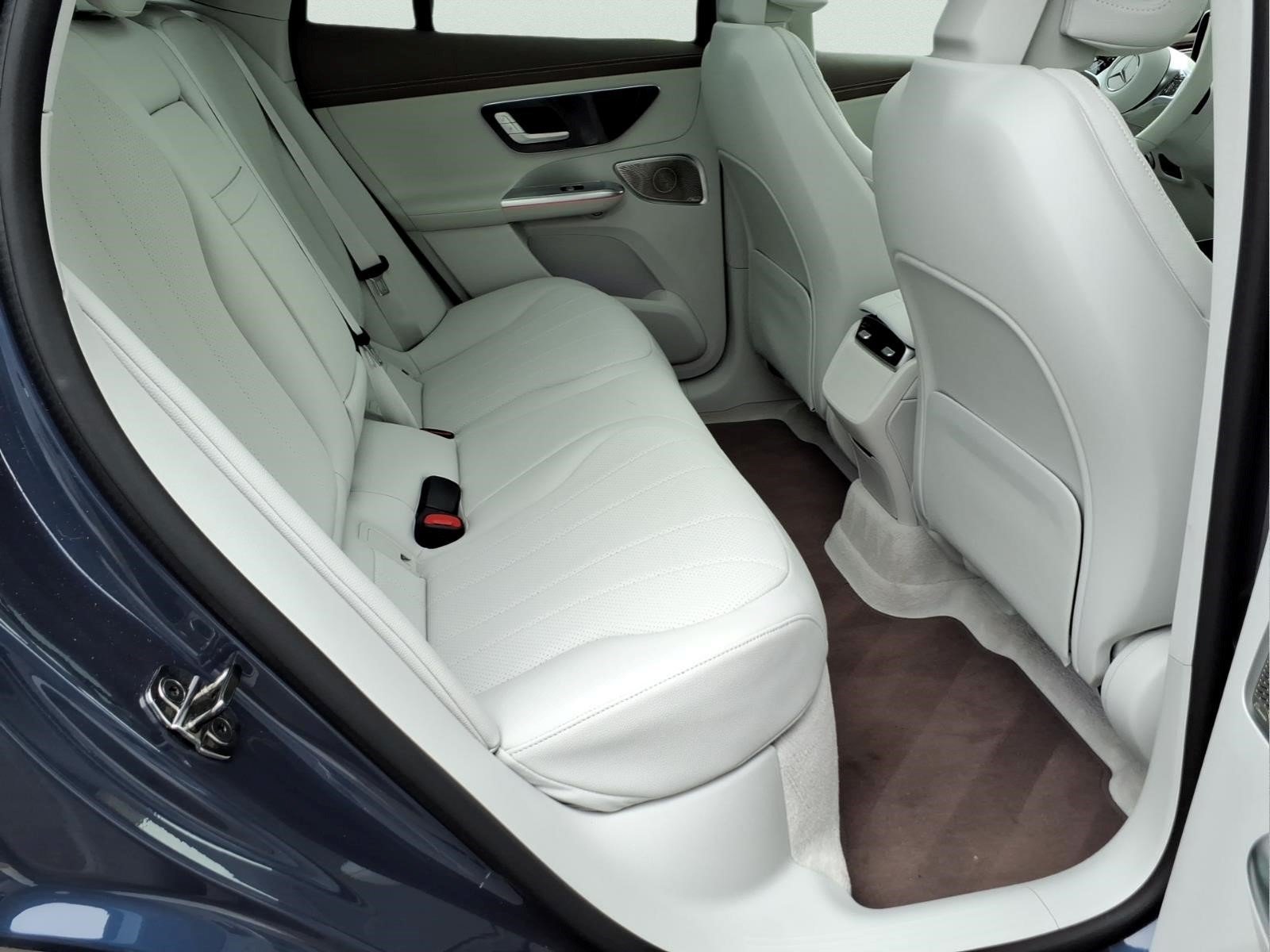 Certified Used 2023 Twilight Blue Metallic Mercedes-Benz EQE 350 4MATIC® SUV image 29