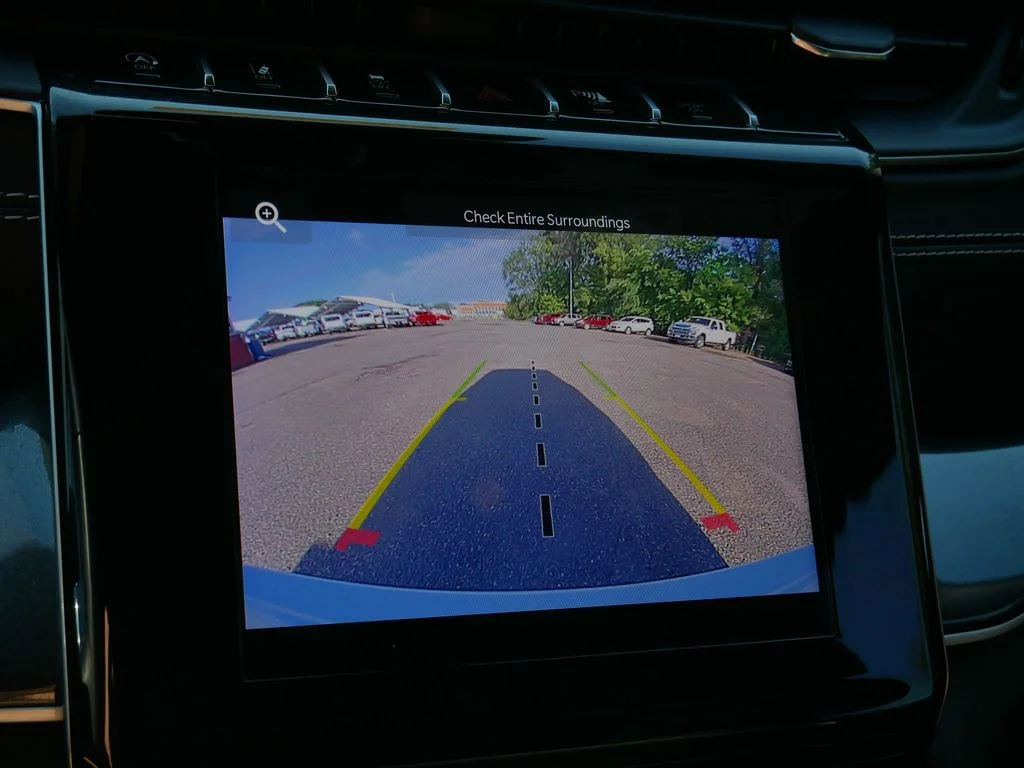 Used 2022 White Jeep Altitude image 27