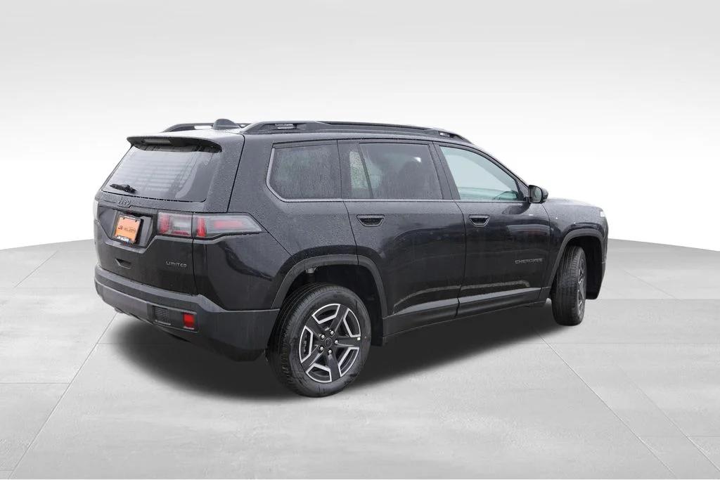 New 2026 Diamond Black Crystal Pearlcoat Jeep Limited image 3