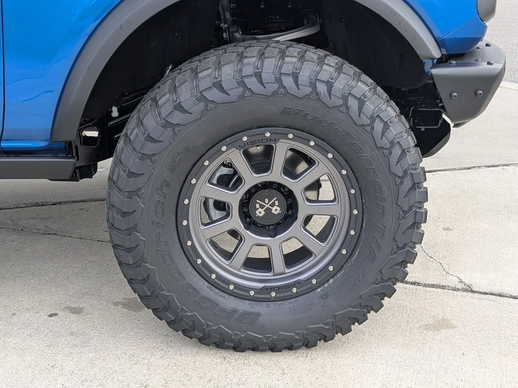 New 2025 Velocity Blue Metallic Ford Badlands image 12