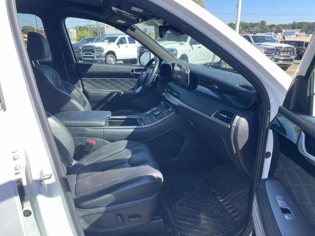 Used 2021 White Hyundai Calligraphy image 12