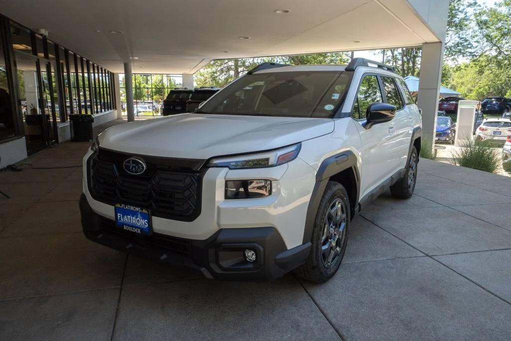 New 2026 CRYSTAL WHITE PEARL Subaru Premium image 3