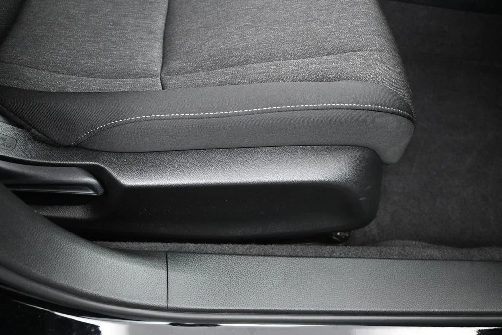 Used 2026 Crystal Black Pearl Honda SE image 11