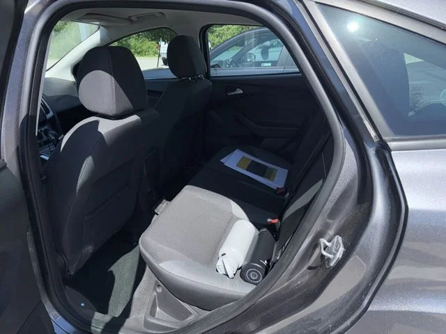 Used 2014 Sterling Gray Metallic Ford SE image 9