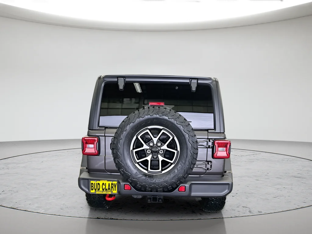 New 2026 Granite Crystal Metallic Clear-Coat Exterior Paint Jeep Rubicon image 4