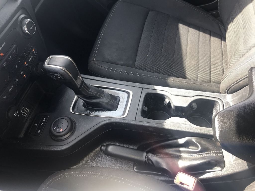 Used 2023 Silver Ford XLT image 21