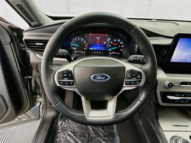 Used 2023 Gray Metallic Ford XLT image 11