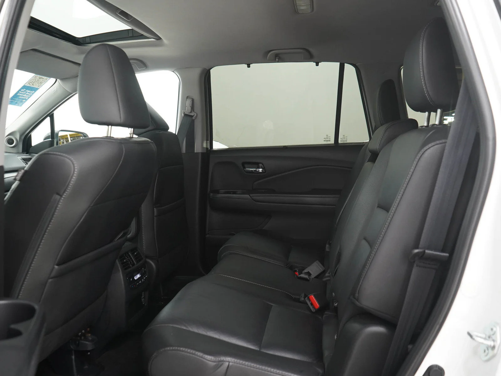Used 2022 Platinum White Pearl Honda Black Edition image 16
